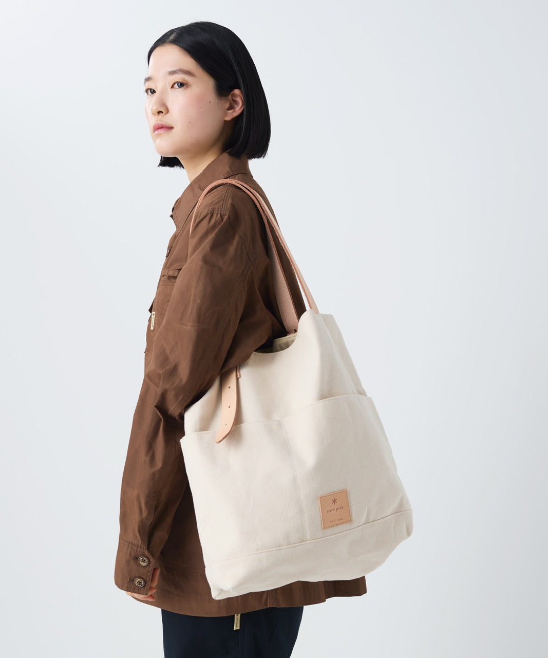 Snow Peak Field Middle Handbag