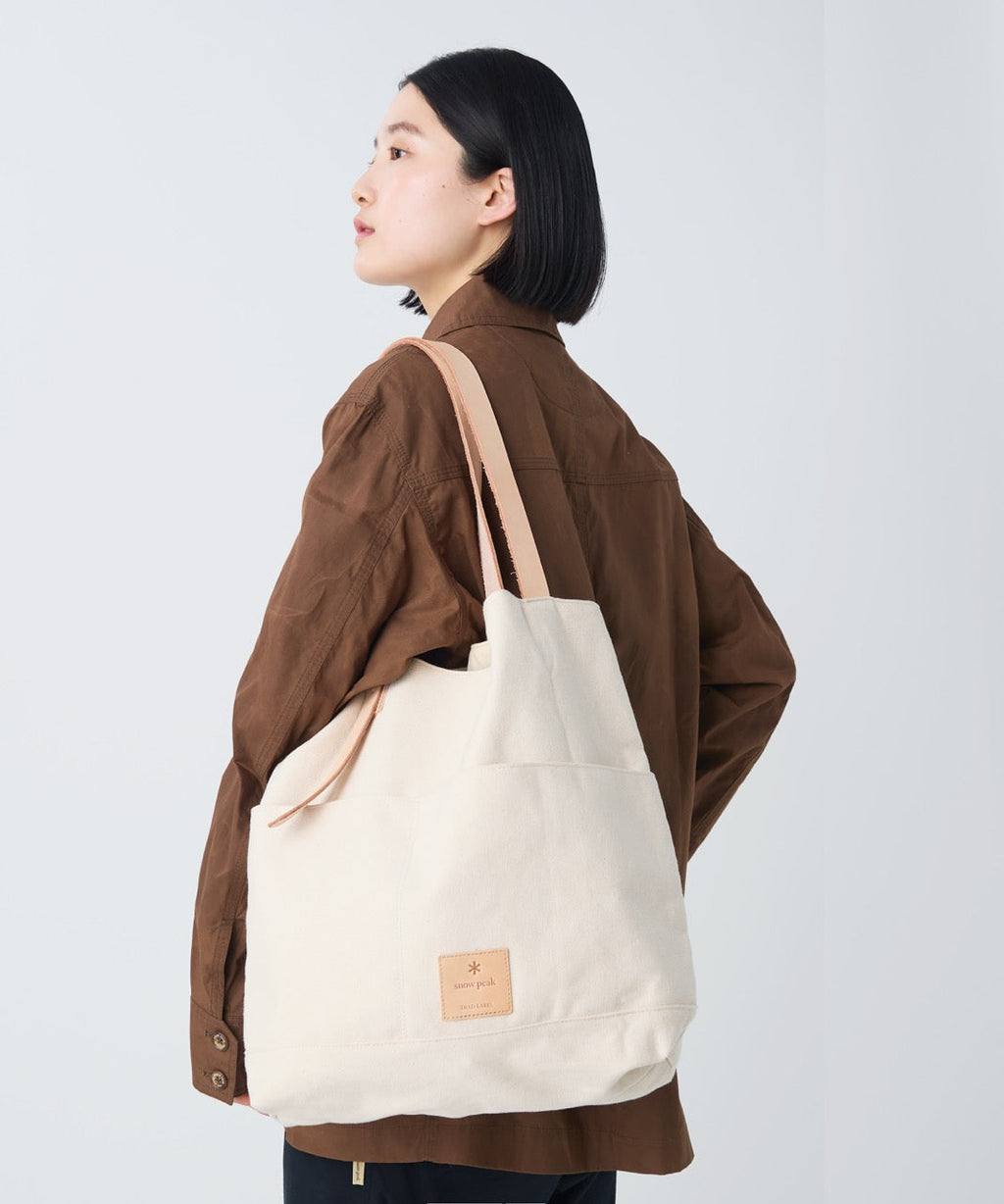 Snow Peak Field Middle Handbag