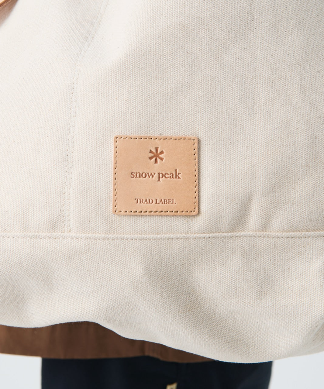 Snow Peak Field Middle Handbag