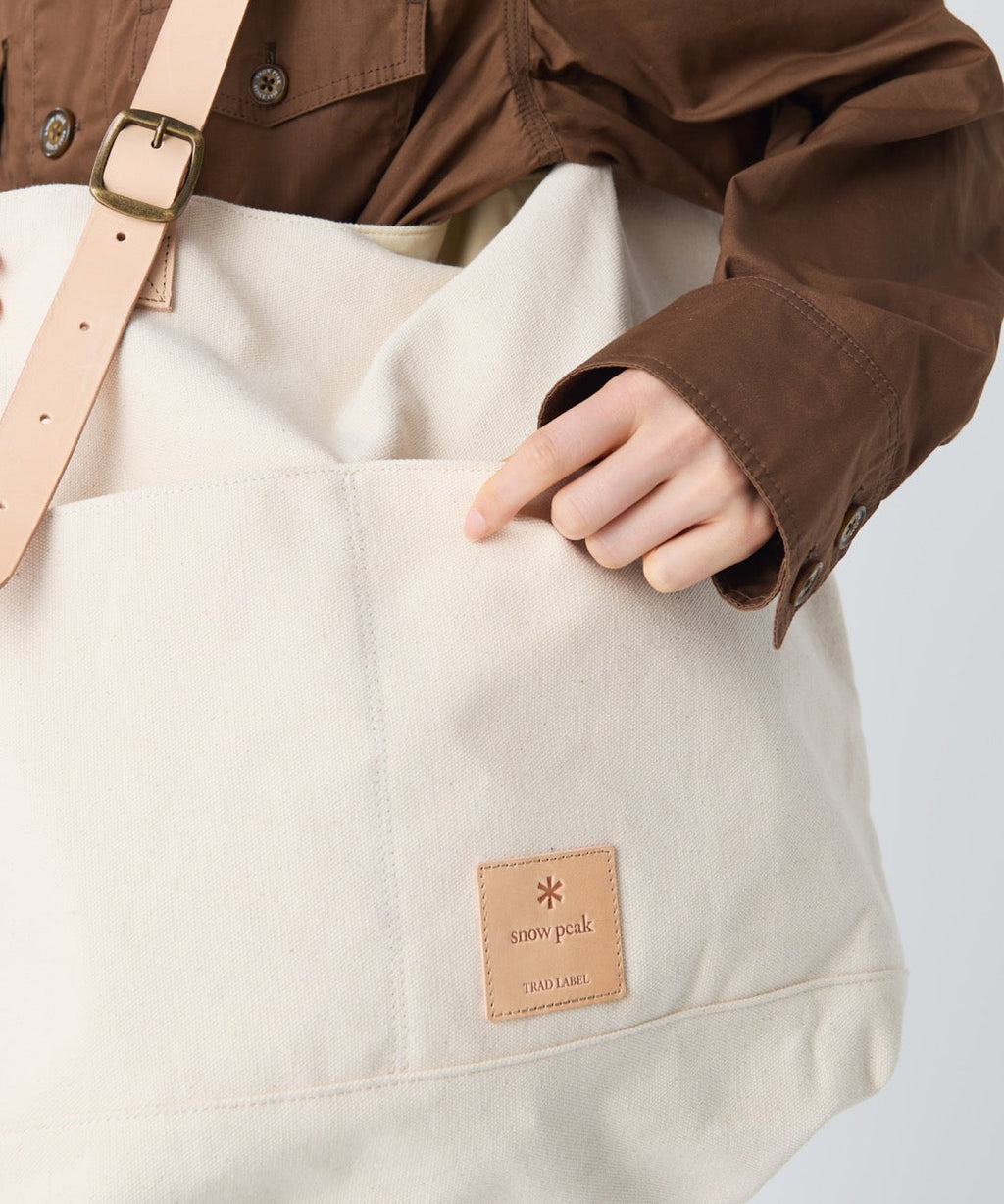 Snow Peak Field Middle Handbag