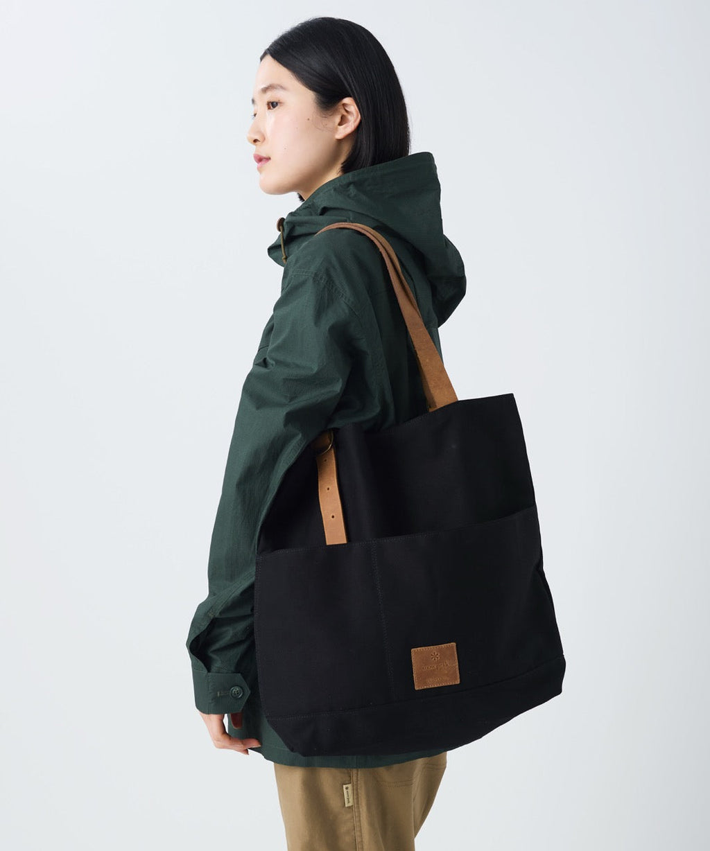Snow Peak Field Middle Handbag