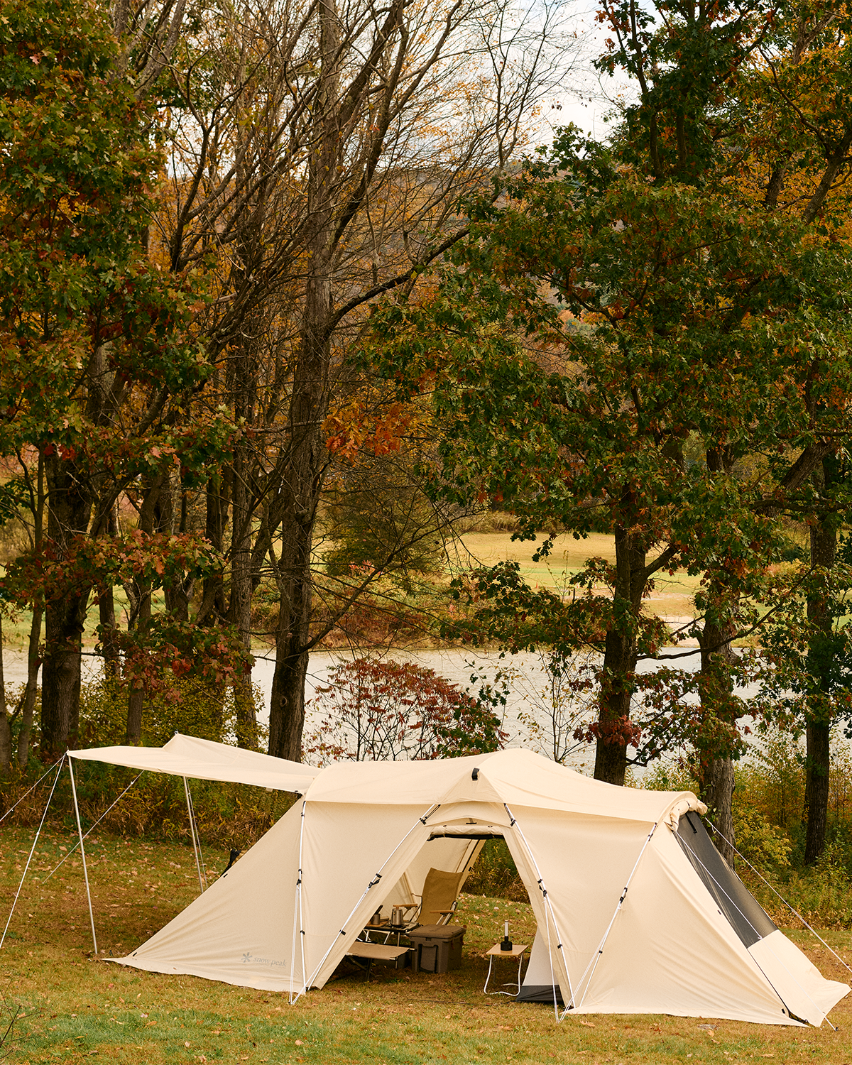 Snow Peak Land Nest Shelter in Ivory